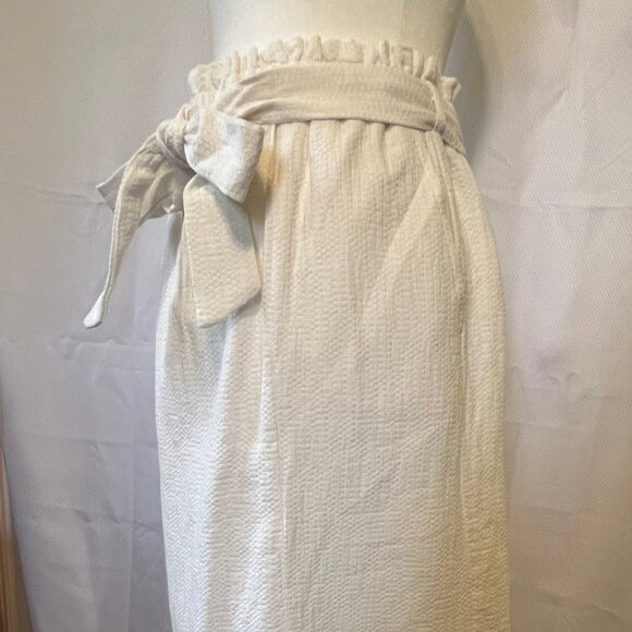Betsy's Boutique Shop Textured White Cotton Skirt - Picture 3 of 11